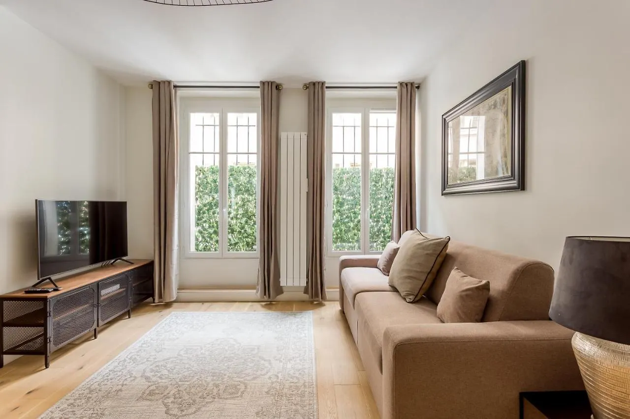 Croissants Et Confitures Apartamento Paris