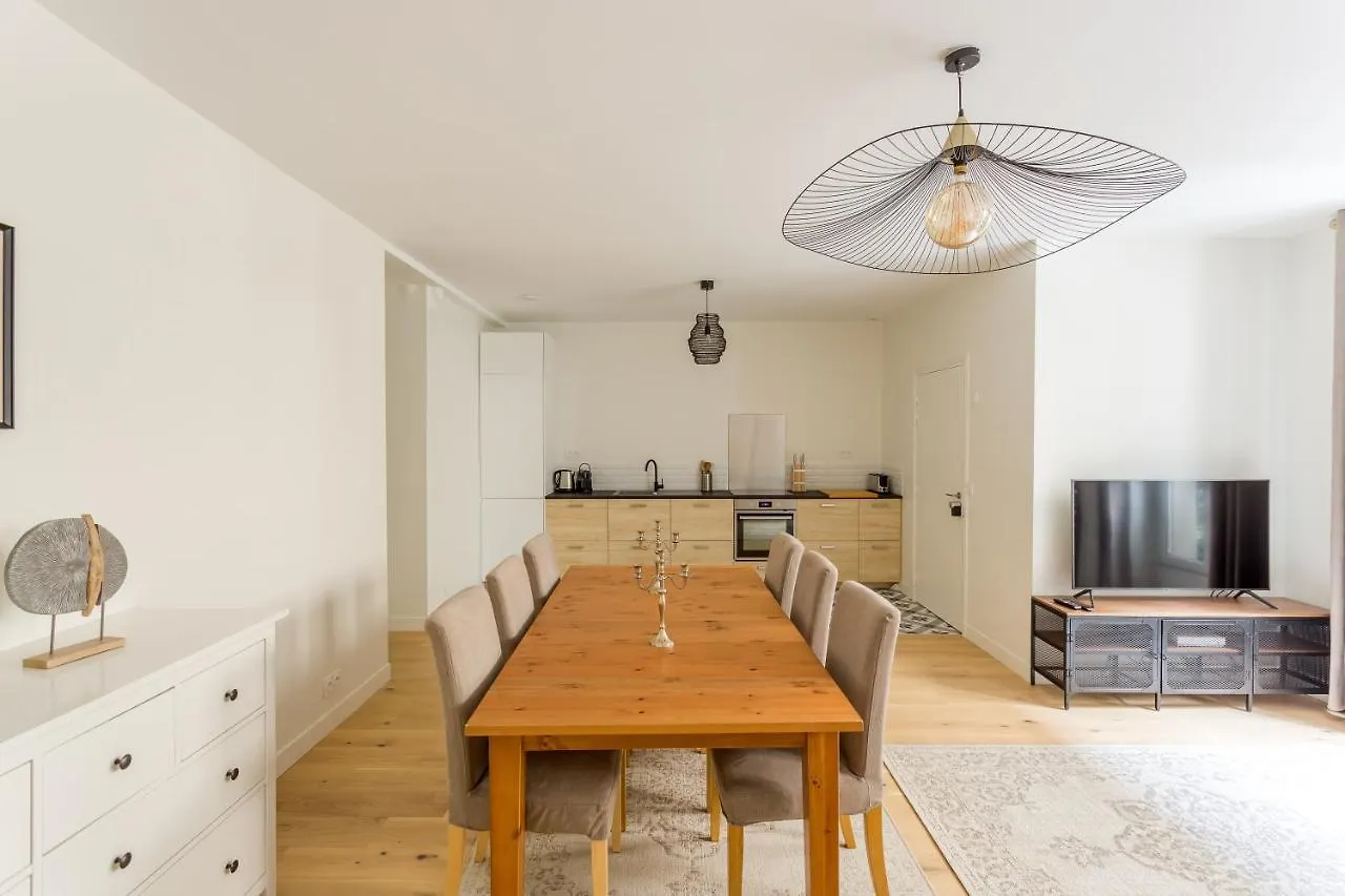 Croissants Et Confitures Apartamento Paris França