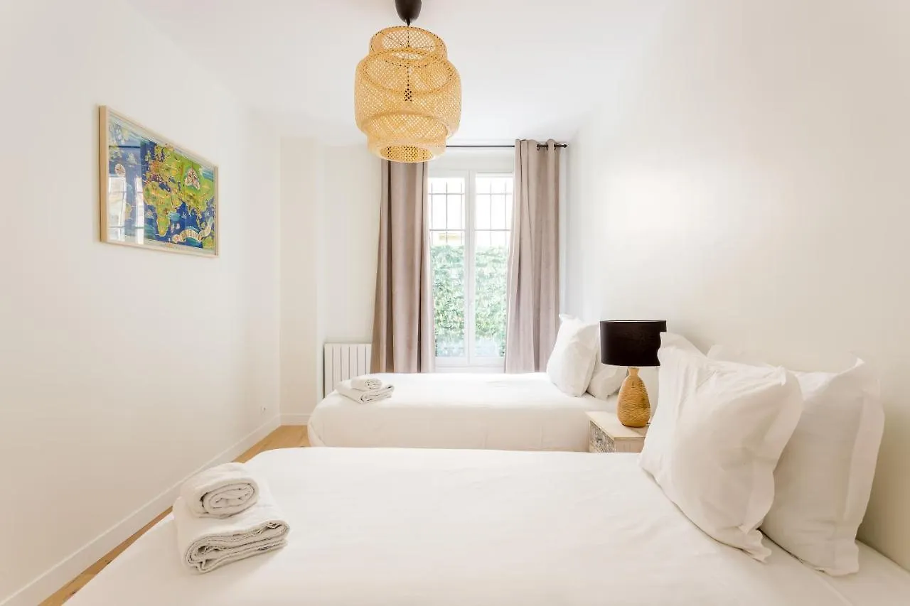Croissants Et Confitures Apartamento Paris