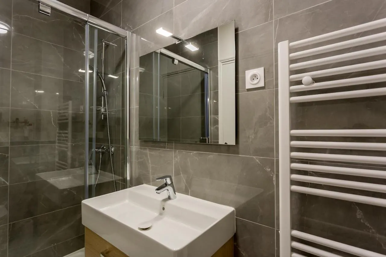 Croissants Et Confitures Apartamento Paris