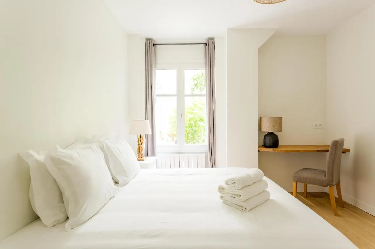 Croissants Et Confitures Apartamento Paris